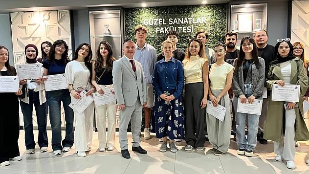 Yakup Evren Ortaokulu Duvarları Sanatla Parladı