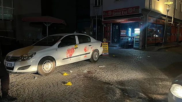 'Yan Baktın' Diyerek Kuryeyi Bıçaklayıp Kaçtılar