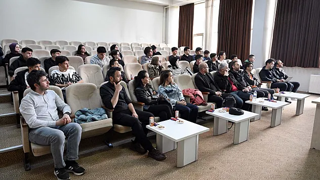 'Yapay Zekâ, Anadolu Üniversiteleri İçin Fırsat Eşitliği Doğuruyor'