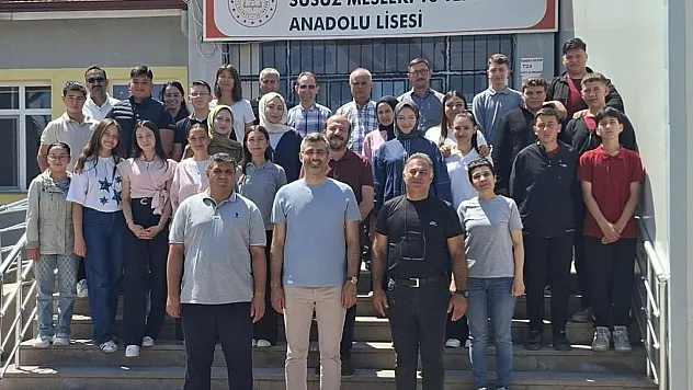 Yapay Zekâ Korkulacak Bir Rakip mi? AFSÜ'lü Akademisyen Noktayı Koydu