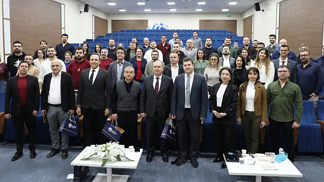 Yapay Zeka, Proje Yazımını Destekler Mi? AFSÜ'de Tartışıldı