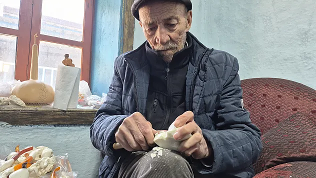 Yarım Asırlık Lületaşı Ustası Emekli Oldu Ama Mesleğinden Kopamadı