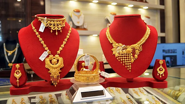 Yatırım Tavsiyesi Değildir… Selçuk Geçer, Altın Fiyatı Tahmini Yaptı