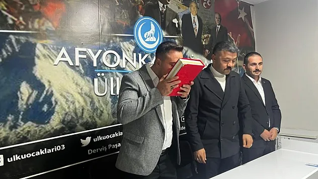 Yeni Başkan Kur'an Üzerine Yeminle Göreve Başladı