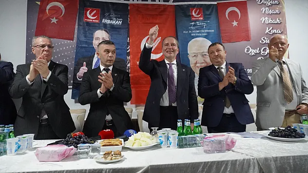Yeniden Refah Partisi Lideri Erbakan'ın Programlarında Hangi Siyasiler Vardı?