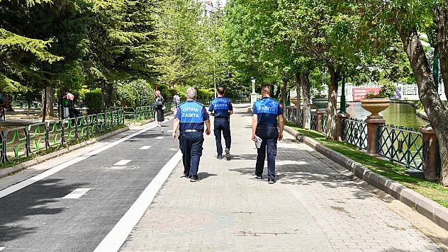 Yerlere Sigara İzmariti, Çöp Atan 62 Vatandaşa 183 Bin 86 Lira Para Cezası Uygulandı