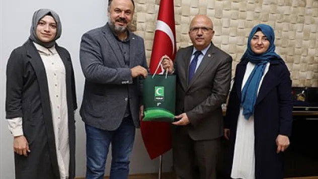 'Yeşilay Derneği'nin faaliyetleri takdire şayan'