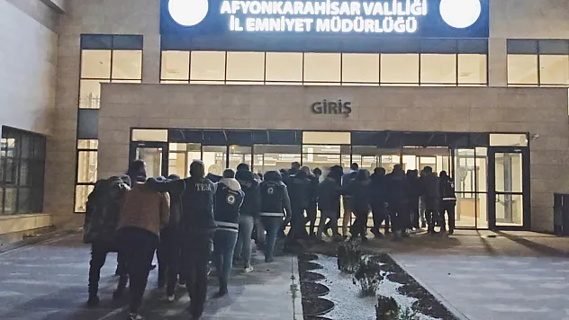 Yılbaşını Kana Bulamadan Afyon Polisi Gereğini Yaptı