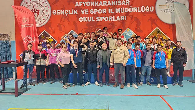Yıldızlar Bilek Güreşi Müsabakaları Tamamlandı