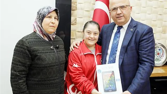 Yılmaz Çoban'a teşekkür etti – Kocatepe Gazetesi