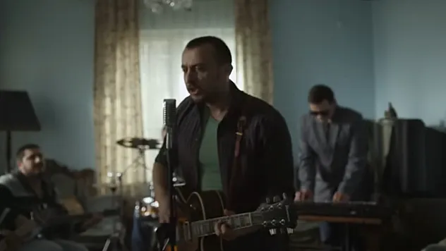 Yokluğunda, Yıllara Meydan Okuyor