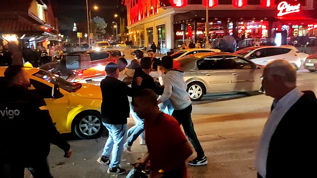 Yol verme tartışması tekmeli yumruklu kavgaya dönüştü