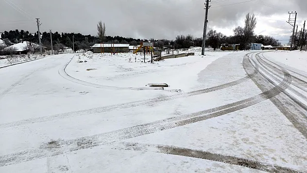Yüksek Bölgelerde Kar Etkisini Gösteriyor