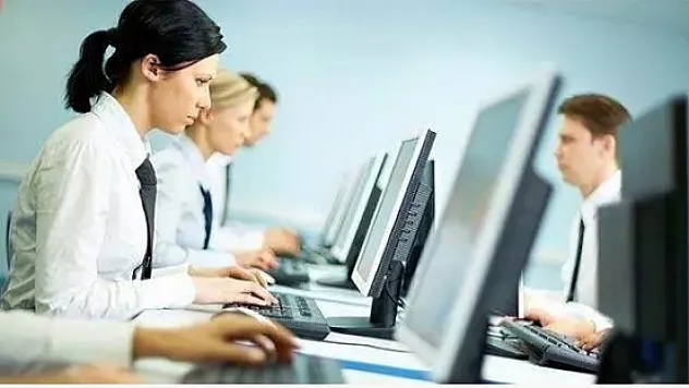 Yüzbinlerce gence kamuda part-time iş fırsatı