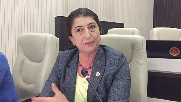 'Zafer kabul töreni davetiyesi 11 gün sonra ulaştı'
