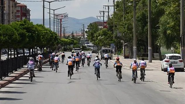 Zafer'e Pedal Çevirdiler – Kocatepe Gazetesi