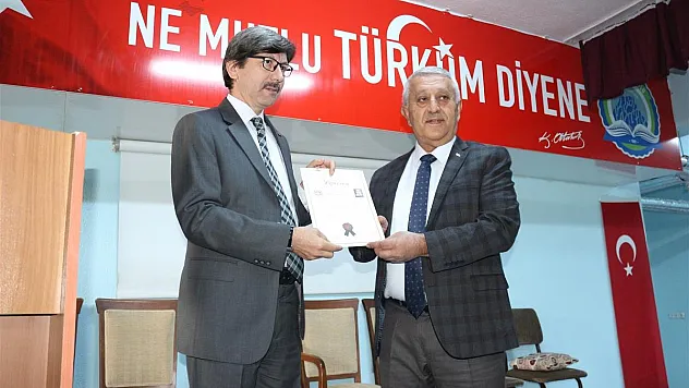 Zeybek, 53 yıl sonra tekrar ilkokul diplomasını aldı
