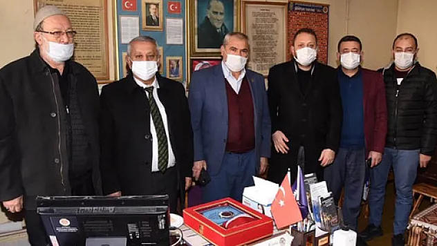 Zeybek, mahallelerde istişarelere önem veriyor