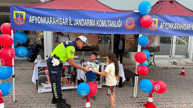 Afyon'da Jandarma 6 İlçede 1719 Kişiyi Bilgilendirdi