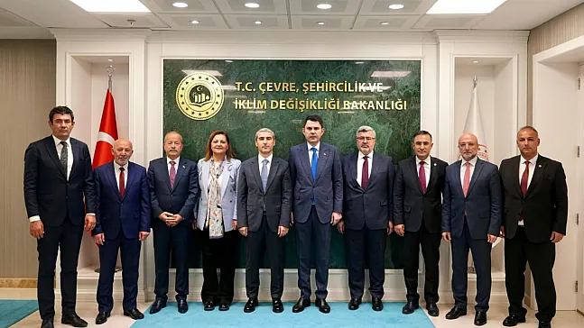 Afyonkarahisar Heyeti Bakan Kurum'un Yanında