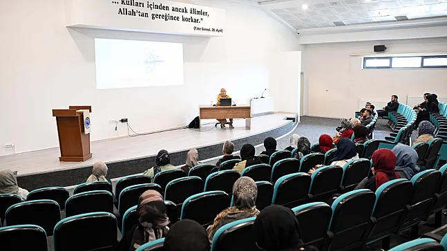 Akü İlahiyat Fakültesinde Dijitalleşen Dünyada Vicdan Konuşuldu