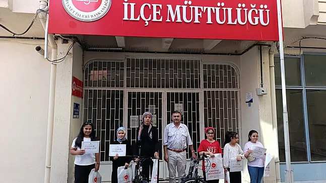 'Camiler Arası Bilgi Yarışması'ndan Öğrencilere Ödül