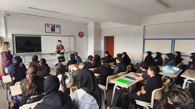 Jandarmadan Öğrenci Ve Öğretmenlere Siber Güvenlik Eğitimi
