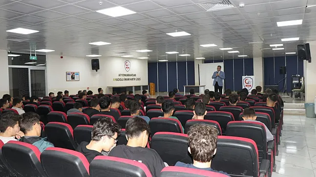 Müdür Altınkaynak, Pansiyonda Öğrencilerle Bir Araya Geldi
