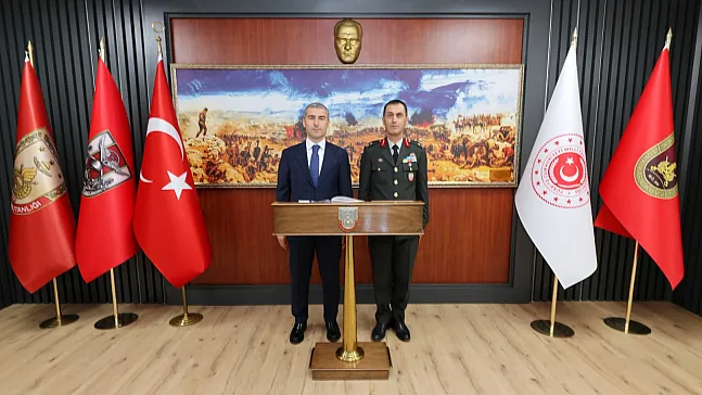 Vali Aktaş, Garnizon Komutanlığında Brifing Aldı