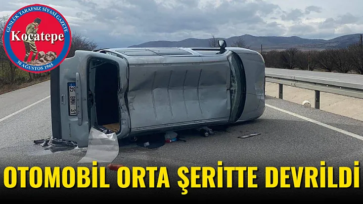 Otomobil Orta Şeritte Devrildi