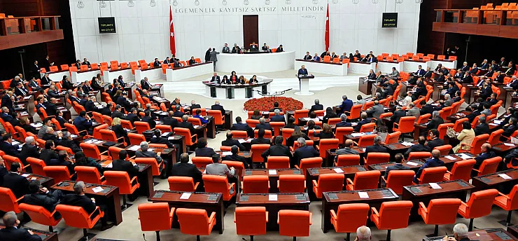 28. Dönem Sandalye Dağılımı Değişti: Hangi Partilerin Mecliste Grubu Var