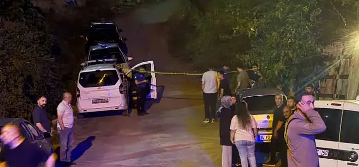 Aile Katliamı: Eski Eşi Ve Oğlunu Öldürdü: Diğer Oğlu İse Saklanarak Kurtuldu