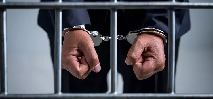Belediye Meclis Üyesi Hukukçuya İlginç Tutuklama