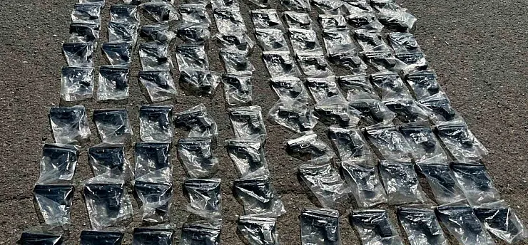 Cephanelik Gibi Otobüs! 120 Tabanca Ele Geçirildi