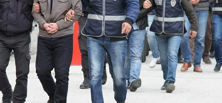 Düzmece Trafik Kazalarıyla Sigorta Şirketlerini Dolandıran 24 Kişi Tutuklandı