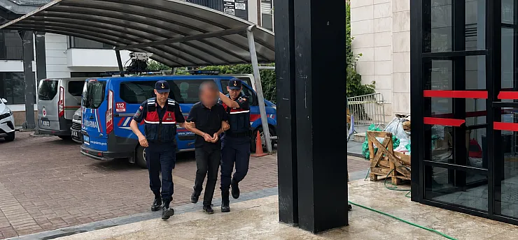 Eşini ve Kayınvalidesini Bıçakladı, Çatıya Çıktı!