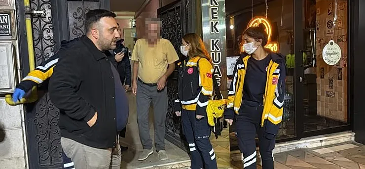 Eskişehir'de Alkollü Halde Makarna Yaparken Uyuyakaldı! Kendini Kurtaran Ekiplere 'Borcum Ne Kadar?' Diye Sordu