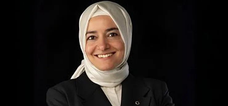 Fatma Betül Sayan Kaya İstifa Etti