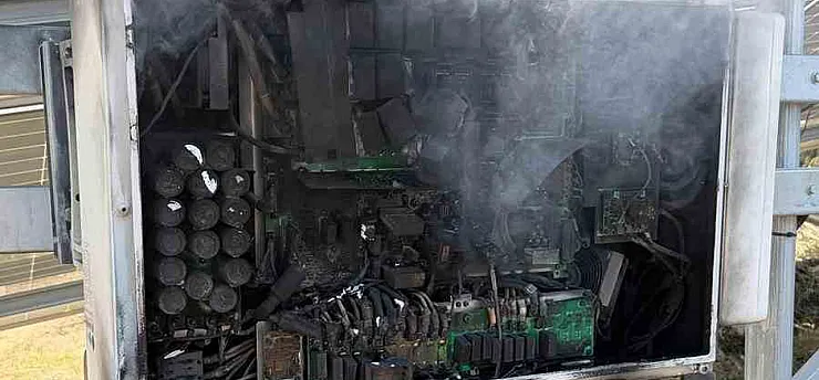 Güneş Enerji Santralindeki Trafo Alev Aldı, Yangın Otluk Alana Sıçradı