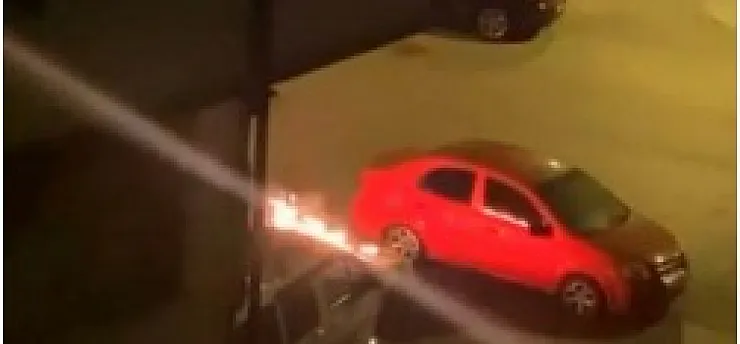 Haraç Vermeyince Galerisini Kundakladılar