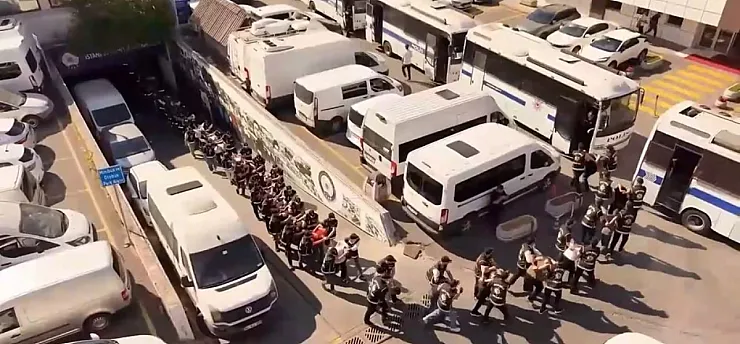 İstanbul'da Sokak Çetelerine Ağır Darbe: 18 İlçede Operasyon, 161 Tutuklama