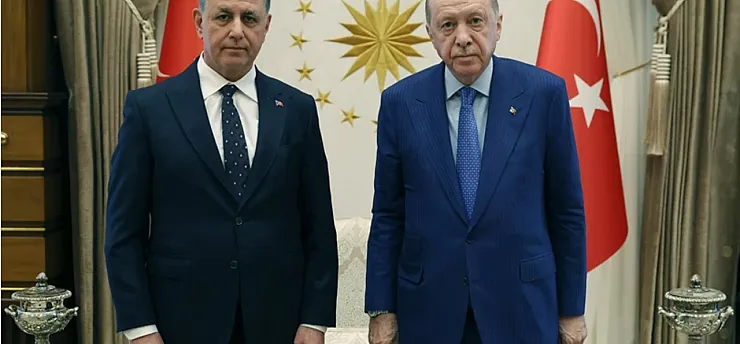 İzmir Büyükşehir Belediye Başkanı Cemal Tugay AK Parti'ye Geçiyor