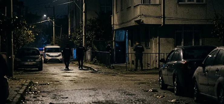 Kız Arkadaşını Tekme Ve Yumruklarla Darbetti, Tutuklandı