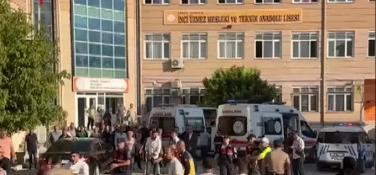 Manisa'da Okul Yakınında Silahlı Saldırı: 11 Öğrenci Yaralandı