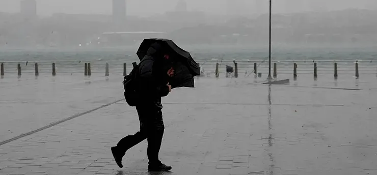 Meteoroloji'den 3 Bölge İçin Peş Peşe Uyarı: Kuvvetli Yağış Ve Fırtına Geliyor