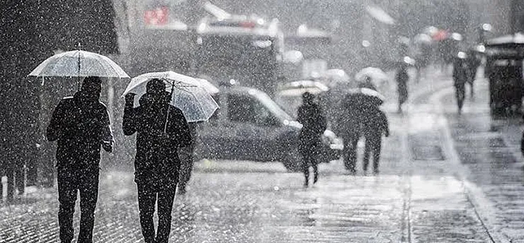 Meteoroloji'den 3 Günlük Hava Durumu: Sağanak Yağışın Ardından Sıcaklıklar Düşecek