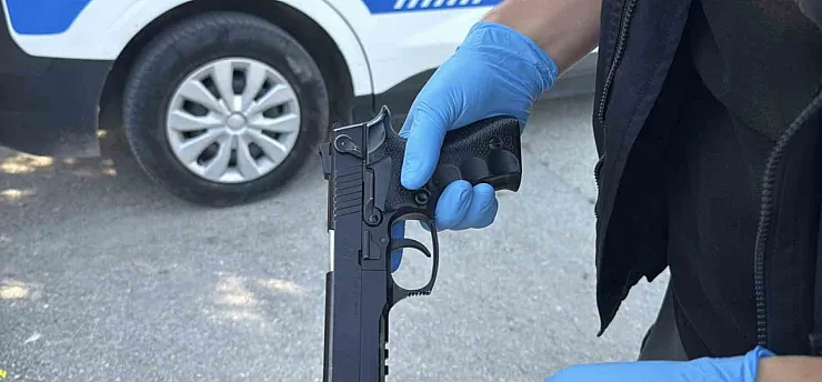 Okul Önündeki Çöp Kutusundan Tabanca Çıktı