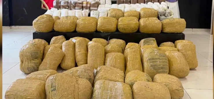 Van'da Çeyrek Tona Yakın Uyuşturucu Ele Geçirildi… Bakanlık'tan Açıklama
