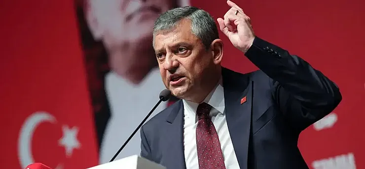 Yeni Parti'de İsim Krizi: İsim Değişecek Mi? İttifak Mı Kurulacak?