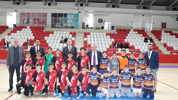 23 Nisan Futsal Turnuvası Yarı Final Heyecanı